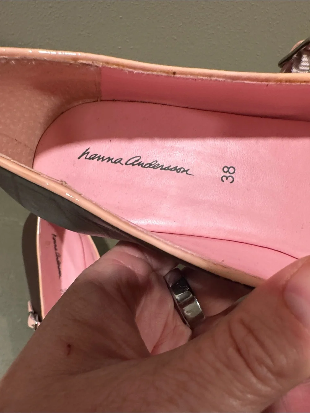 Hanna Andersson Brown Floral Mary Jane Shoes with Pink Trim